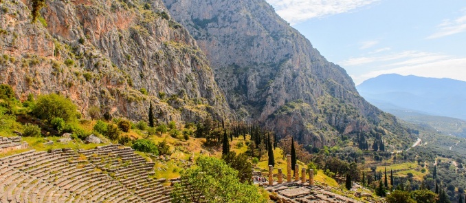 Delphi: Traveling in the center of the earth